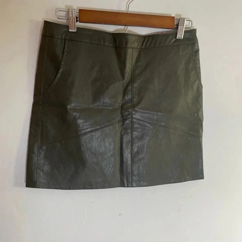 NWT Harper Heritage Vista‎ Tween Francesca’s olive vegan leather mini skirt 0069